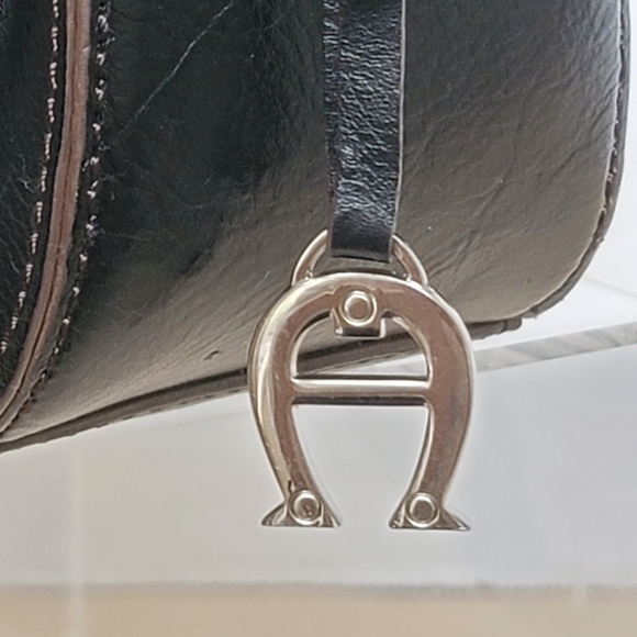 Etienne Aigner Black Leather Adjustable Strap Crossbody Camera Bag Purse - Picture 6 of 16